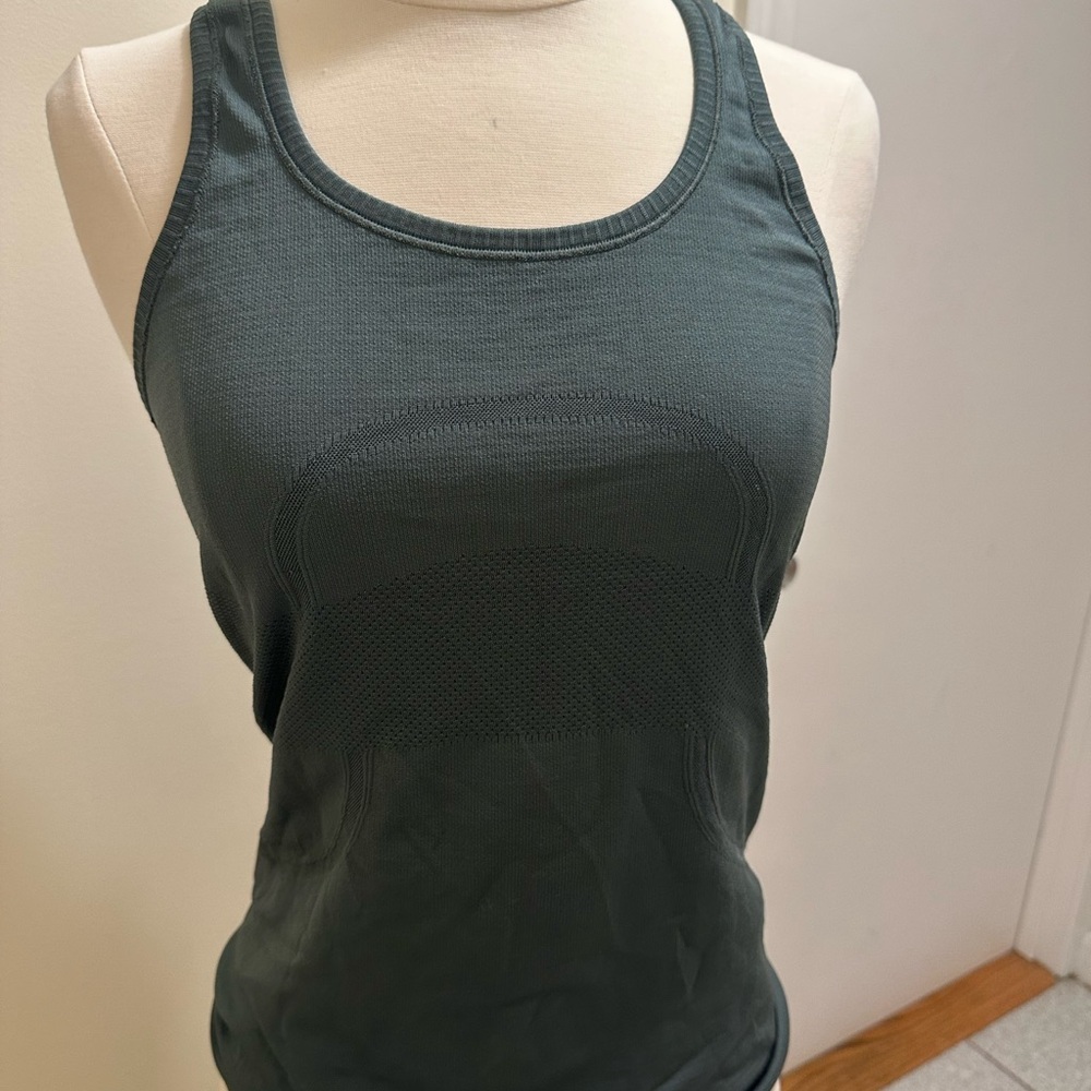 Women's lululemon Sleeveless Tank Top - Army Green